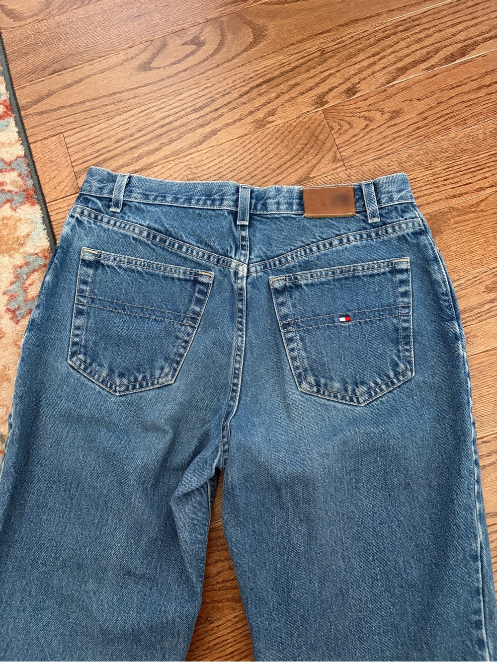 Tommy Hilfiger Women's Straight Leg Medium Blue Jeans